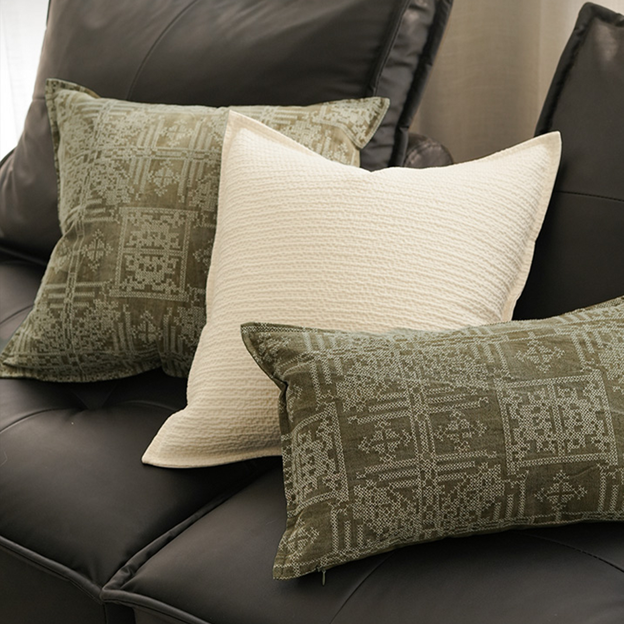 وسادة مزخرفة