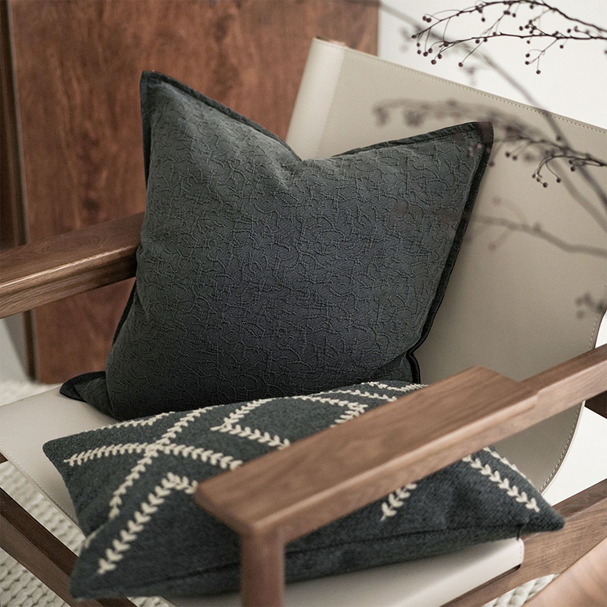 وسادة مزخرفة