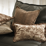 وسادة مزخرفة