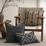 وسادة مزخرفة