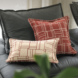 وسادة مزخرفة