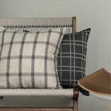 وسادة مزخرفة