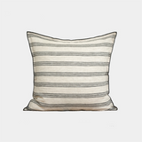 وسادة مزخرفة