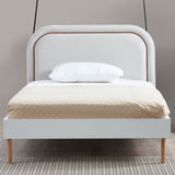 سرير مورفي باللون الأبيض