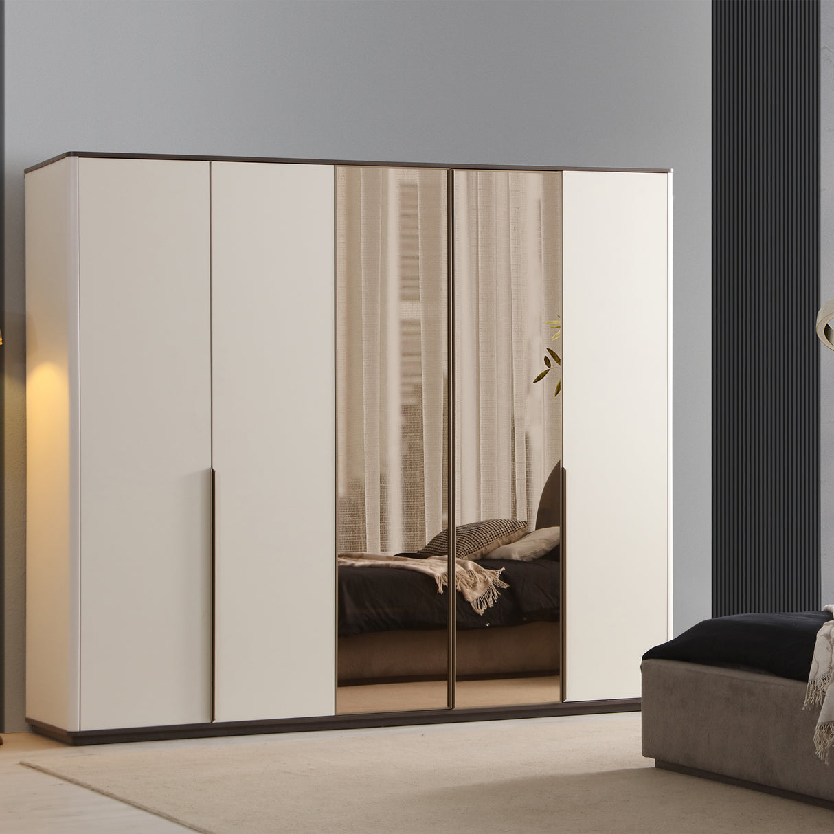 Ivana's cream wardrobe