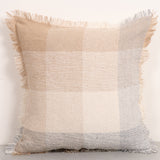 وسادة مزخرفة