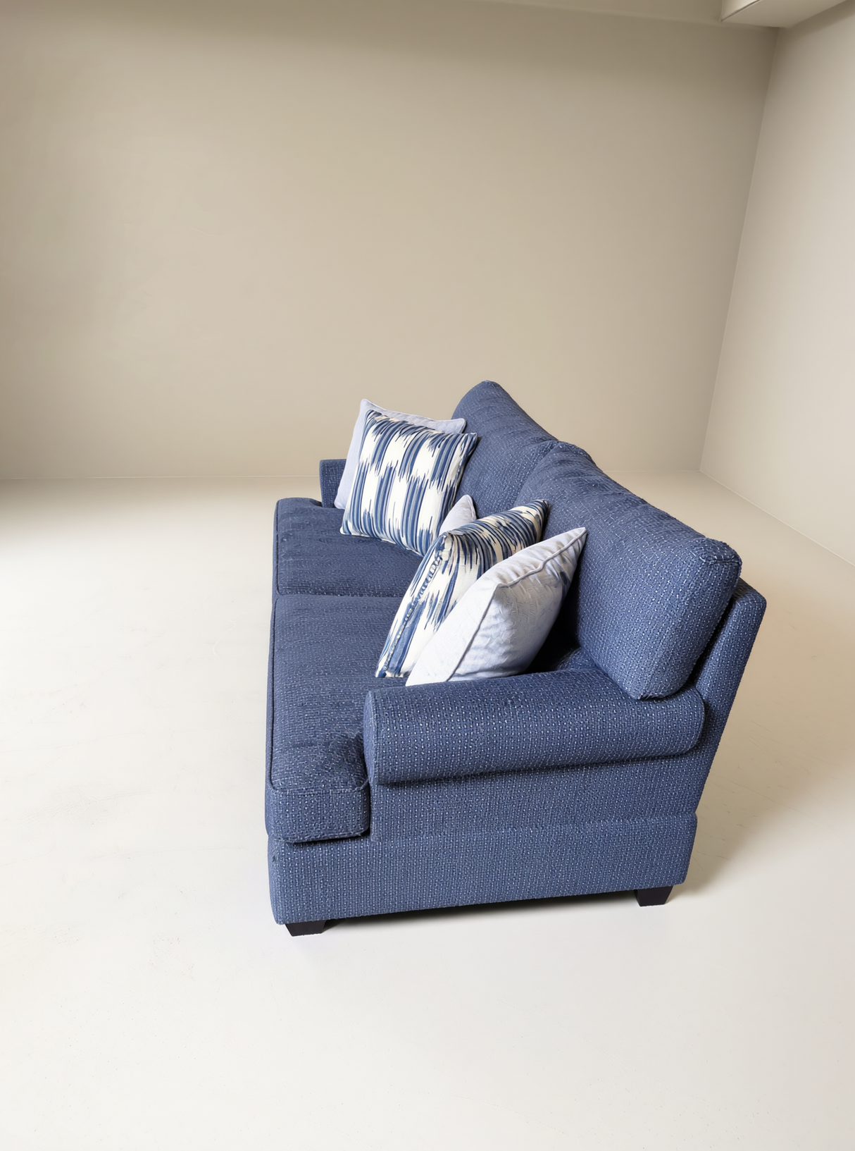 كنب ثلاثي ألتورا باللون الأزرق