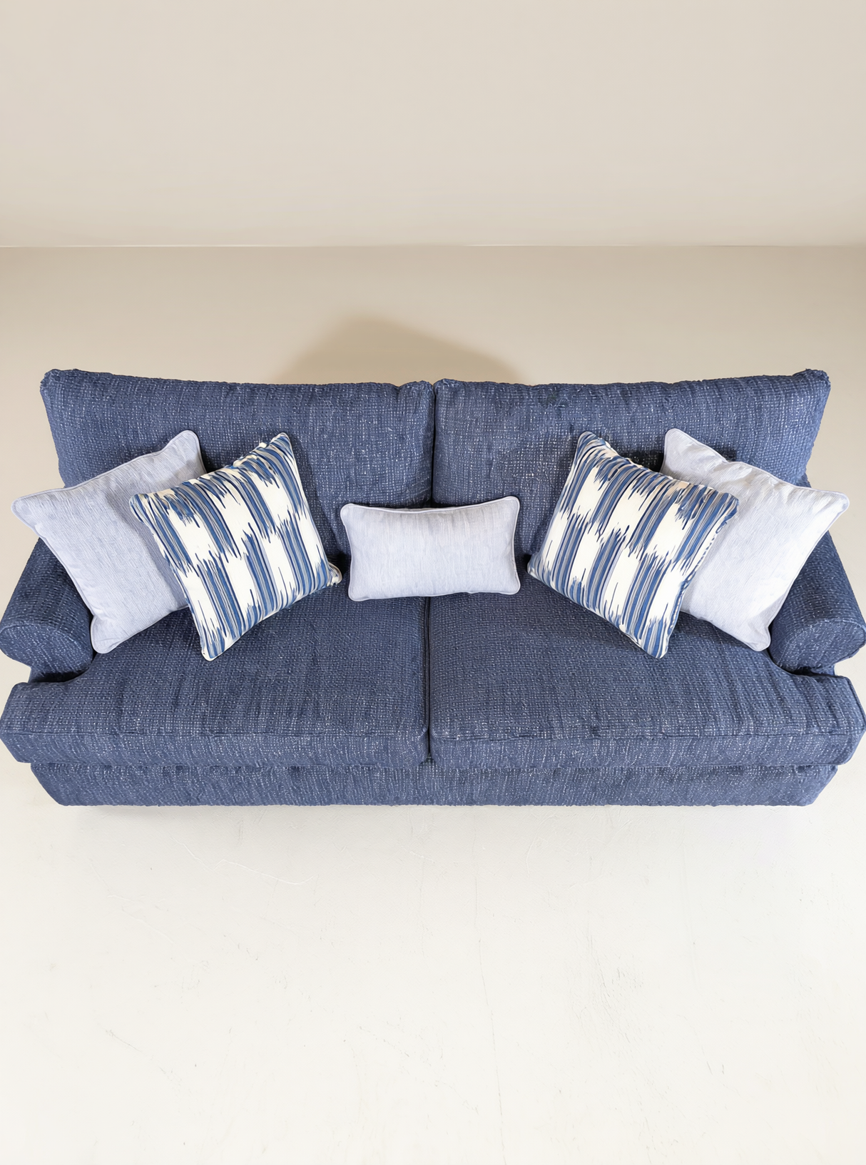 كنب ثلاثي ألتورا باللون الأزرق