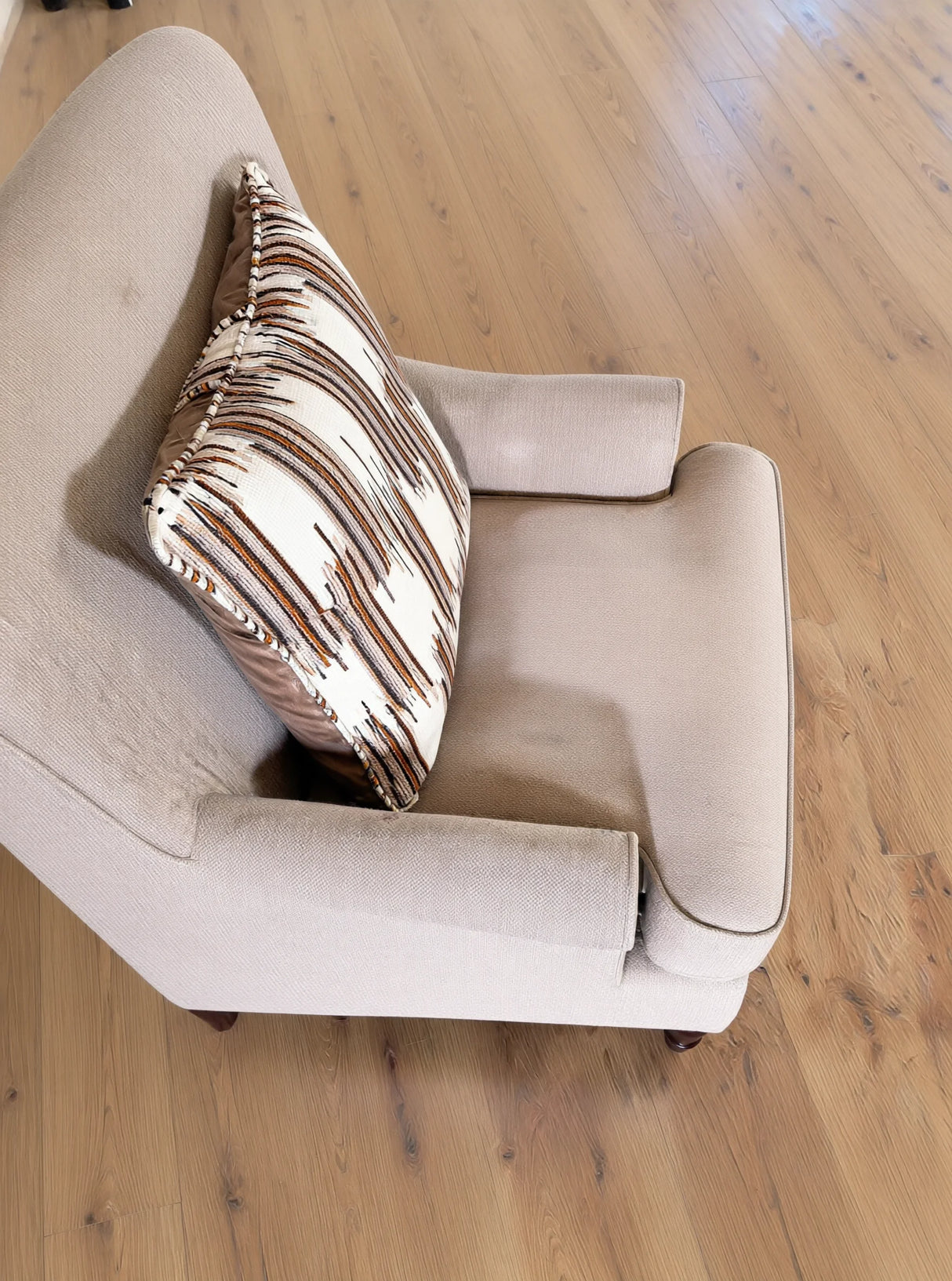 كنب فردي ليڤانت باللون البيج