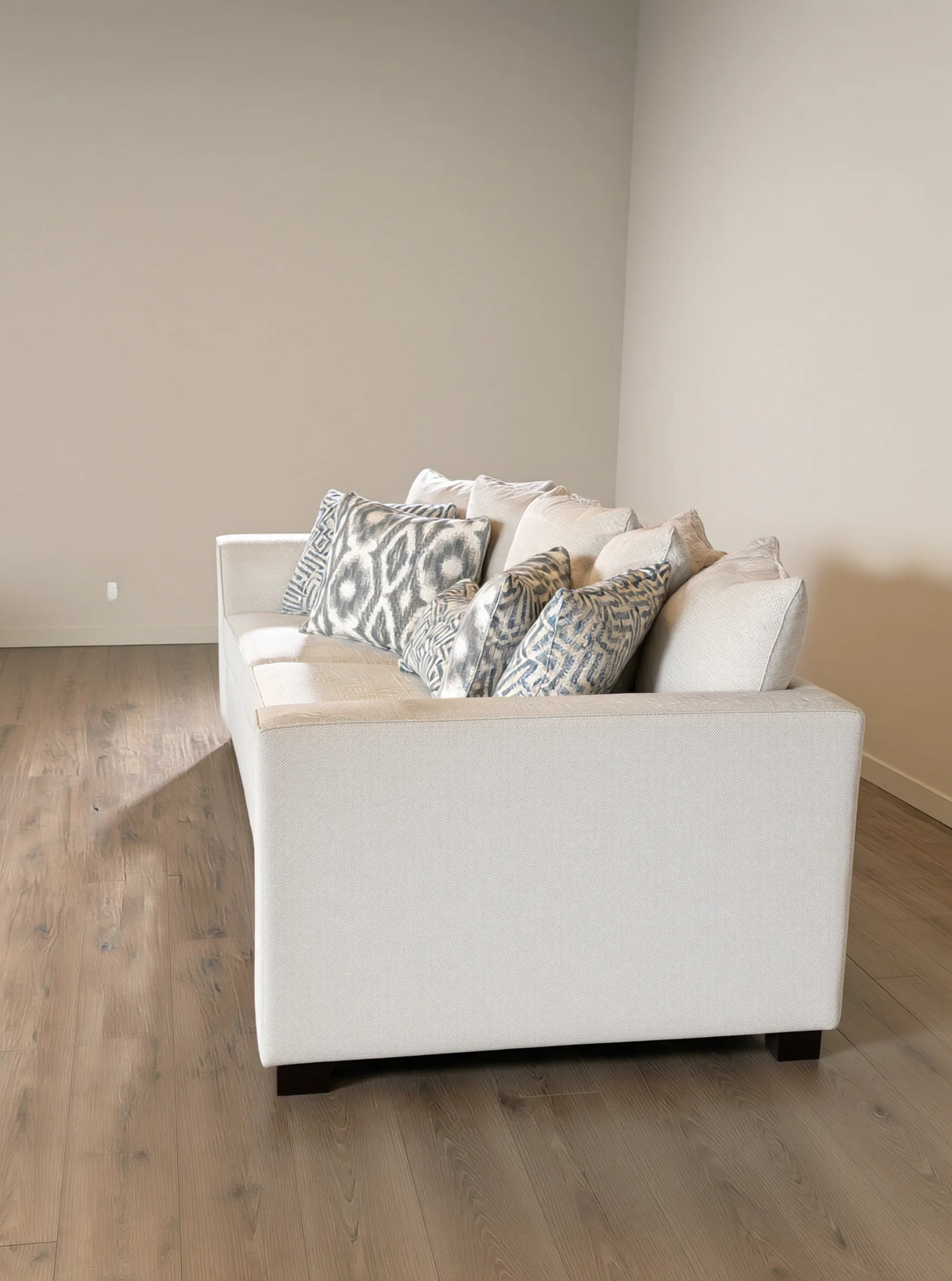 كنب ثلاثي أمارين باللون البيج