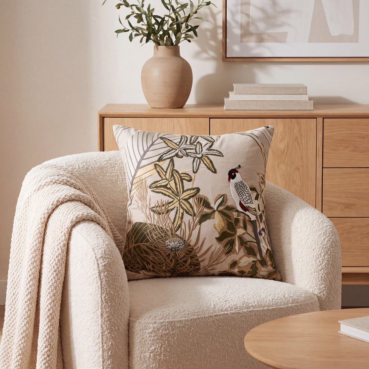 وسادة مزخرفة